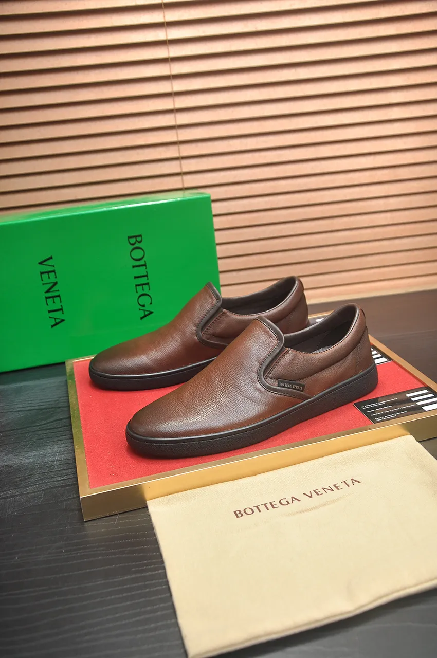 Men's shoes💰540💶【BV】Official website men's shoes👊🏻Cow leather braid🔰Cow leather lining rubber outsole🔲Counter 1:1 quality The identity of every successful man🍃The upper and solemn feet🚶🏻🚶🏻High-end custom counter original replicas📯Imported cowhide purely hand-woven🐂The last will not change regardless of wind or rain🔘Stand the verification of time🔍️Code number: 39-45 (45 custom-made)